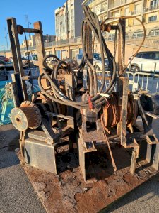 2 Bonfiglioli winches