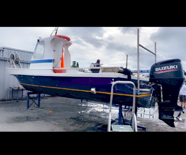 Bateau de pêche professionnel avec PME 