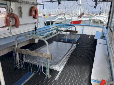 Fishing boat to equip