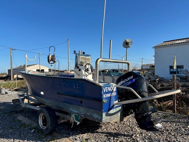 bateau de pêche avec PME chantier Bernard