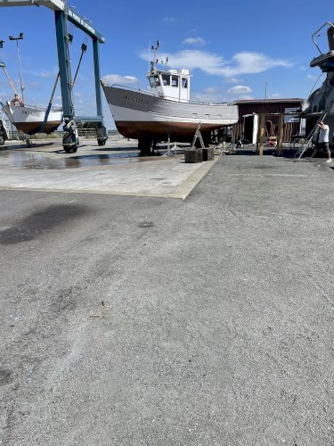 Bateau de pêche avec pme civellier polyvalent 