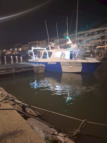 Bateau de peche polyvalent 11m20 par 3m60