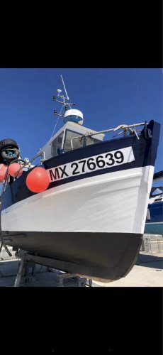 Bateau de pêche polyvalent avec pme 