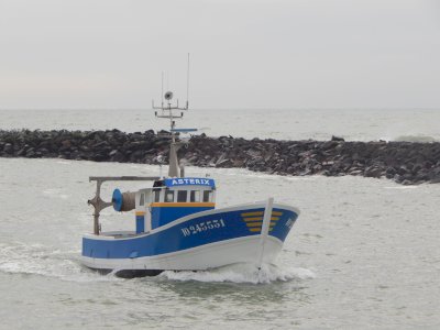 bateau de pêche polyvalent