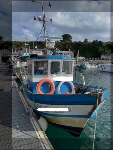 Bateau pêche polyvalent