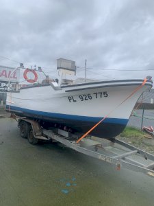 Bateau pêche type kurunig 610