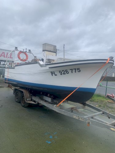 Bateau pêche type kurunig 610