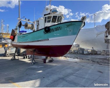 Chalutier beneteau avec PME