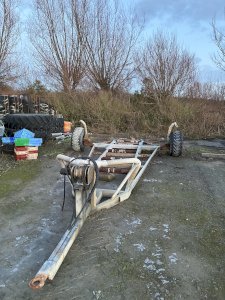 Launching trolley