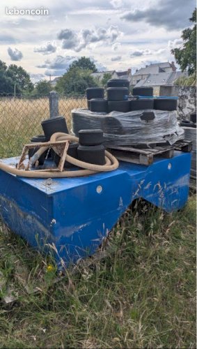 Flotteur pour ponton rotomoulé