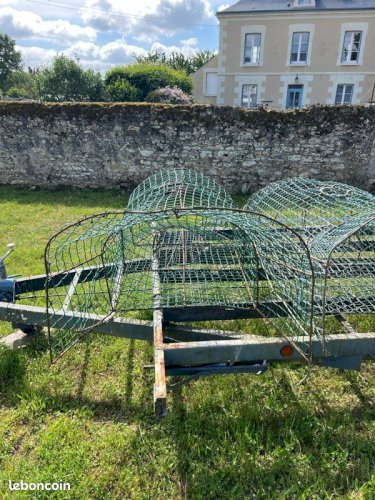 Nasses à poisson pêcheur en Loire