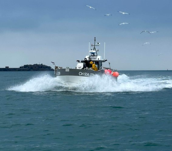 Navire de pêche polyvalent 