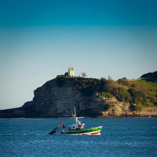 Palangrier polyvalent bois – 11,20 m – AEP Thon Rouge + licences Algues & Crustacés – Entièrement équipé Furuno – Prêt à pêcher