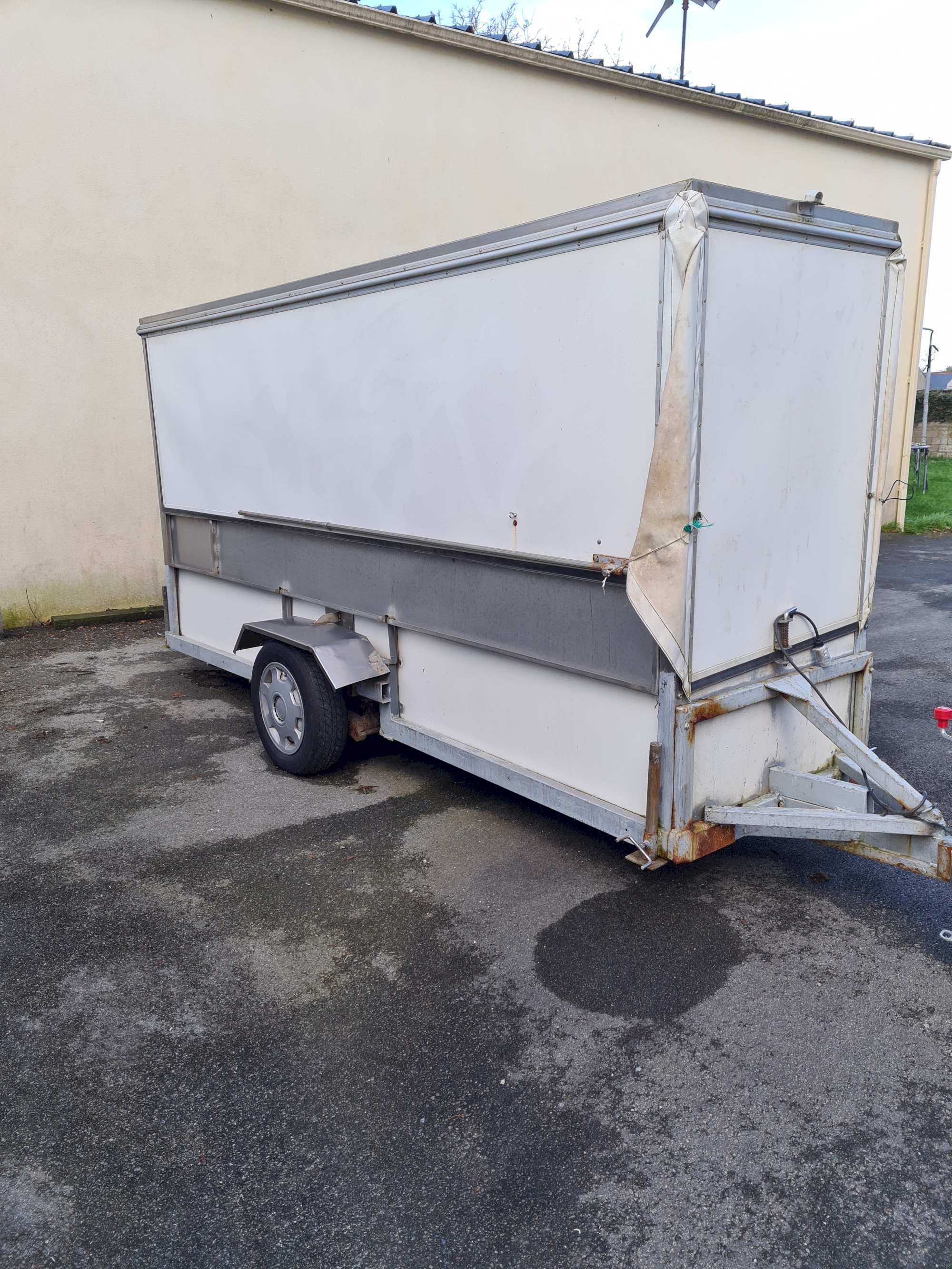 remorque de marche. - Offre termin?�e