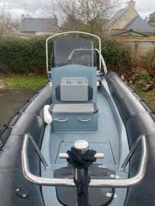 Semi rigide Bombard Explorer 690 Hypalon