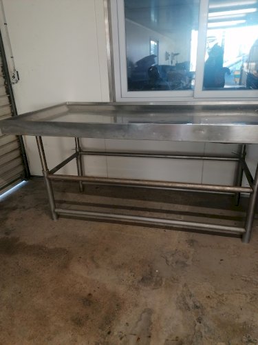Tables en inox