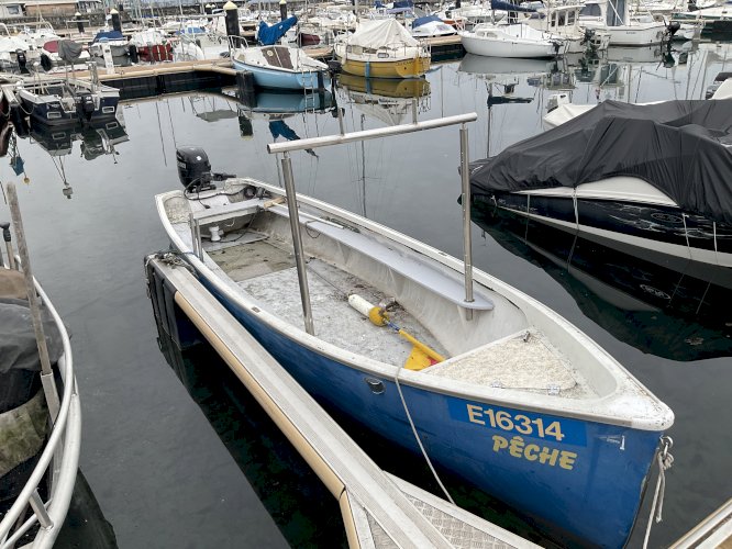 Vend barque de pêche 