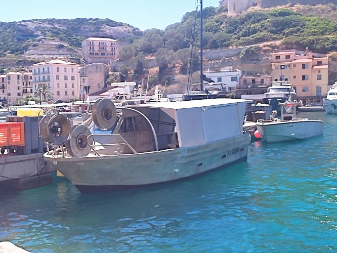 Vend bateau de peche avec pme