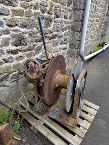 Vend treuils scindé