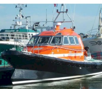 Vitrage de vedette ORC 140 (arrière) 628x600 SEIMI Securit